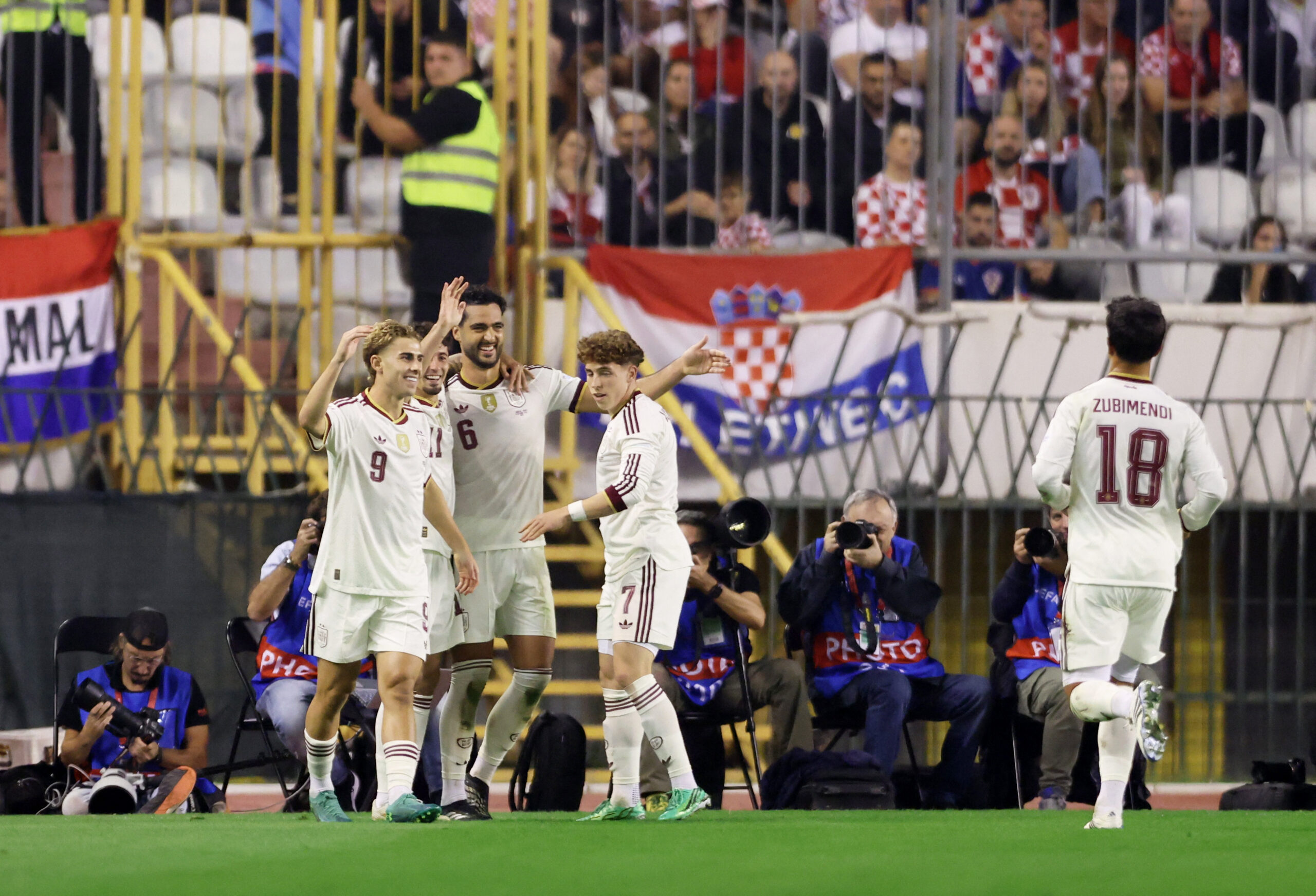 Uluslar Ligi’nde sürprize Merino engeli. İngiltere’yi Kane sırtladı. Skriniarlı Slovakya kazandı