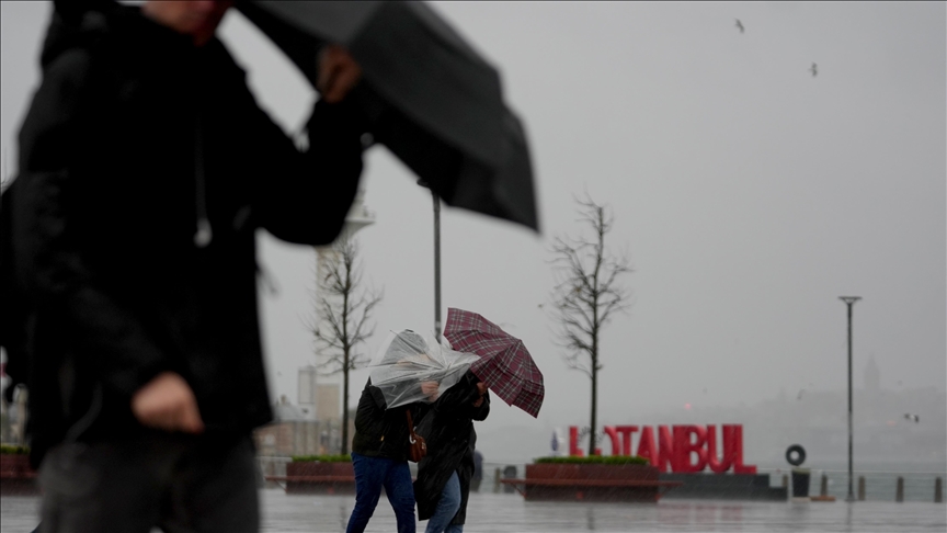 Yağmur şiddetlenecek, fırtına çıkacak. İstanbul’da bu saatlere dikkat